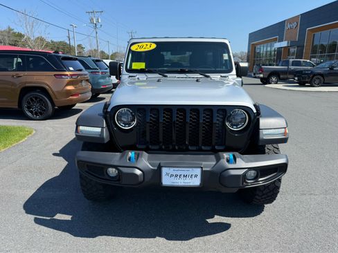 Used 2023 Jeep Wrangler Unlimited w/ Cold Weather Group AWD/4WD image 2