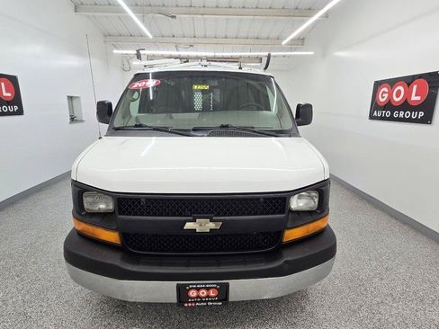 Used 2014 Chevrolet Express 2500 RWD image 2