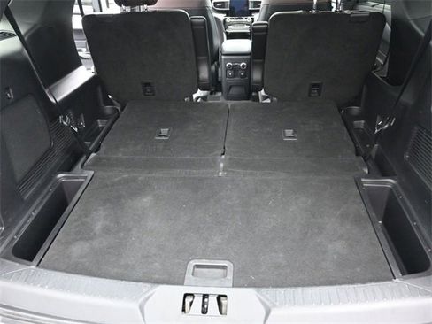 Certified 2022 Ford Explorer Platinum w/ Equipment Group 601A image 24