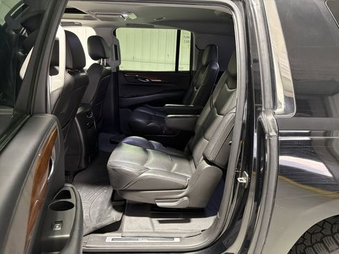Used 2016 Cadillac Escalade ESV Premium AWD/4WD image 12
