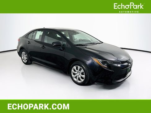 Used 2025 Toyota Corolla LE FWD image 1