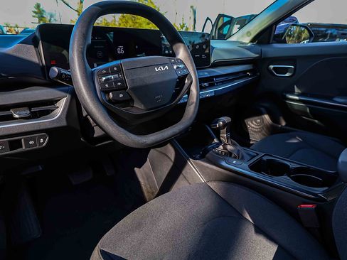 Certified 2025 Kia K4 LXS image 7