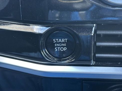 Certified 2025 Nissan Pathfinder SL w/ SL Premium Package image 36