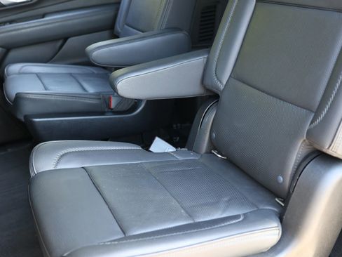 Used 2021 GMC Yukon XL Denali w/ Denali Premium Package AWD/4WD image 31