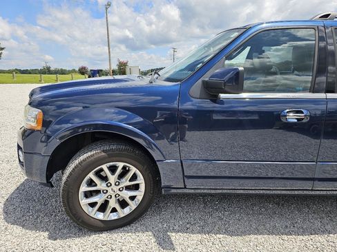 Used 2017 Ford Expedition Limited w/ Equipment Group 301A RWD image 4