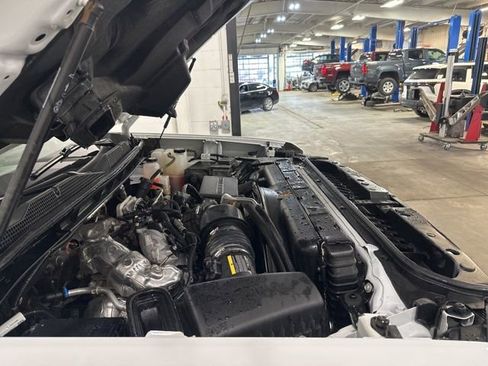 Used 2025 Chevrolet Silverado 2500 LT image 39