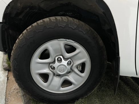 Used 2019 Toyota Tundra SR image 16