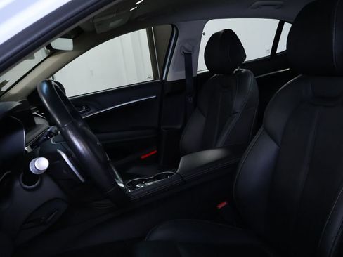 Used 2025 Genesis G70 2.5T AWD/4WD image 14