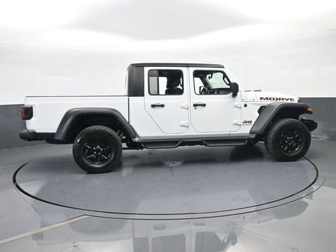 Used 2023 Jeep Gladiator Mojave image 7