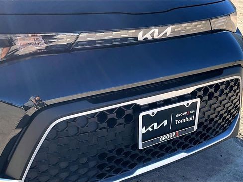 Certified 2025 Kia Soul LX w/ LX Technology Package image 27