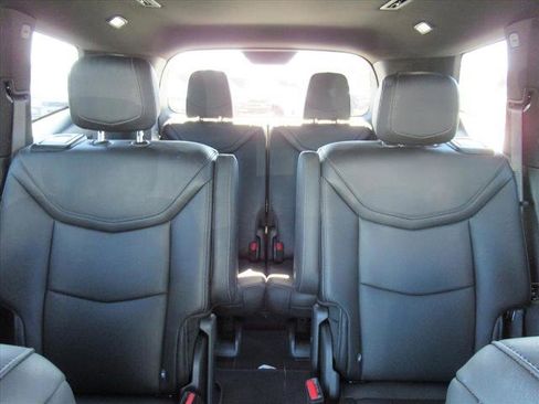 Used 2025 Cadillac XT6 Premium Luxury image 27