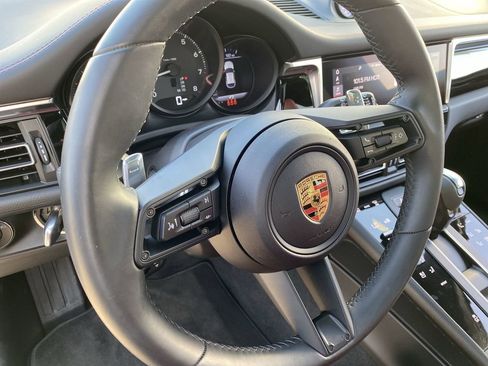 Used 2024 Porsche Macan image 22