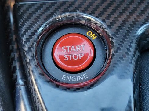 Used 2018 Nissan GT-R Premium image 19