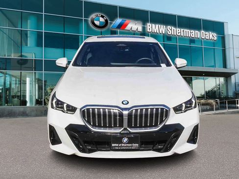 Used 2025 BMW 530i w/ M Sport Package image 2