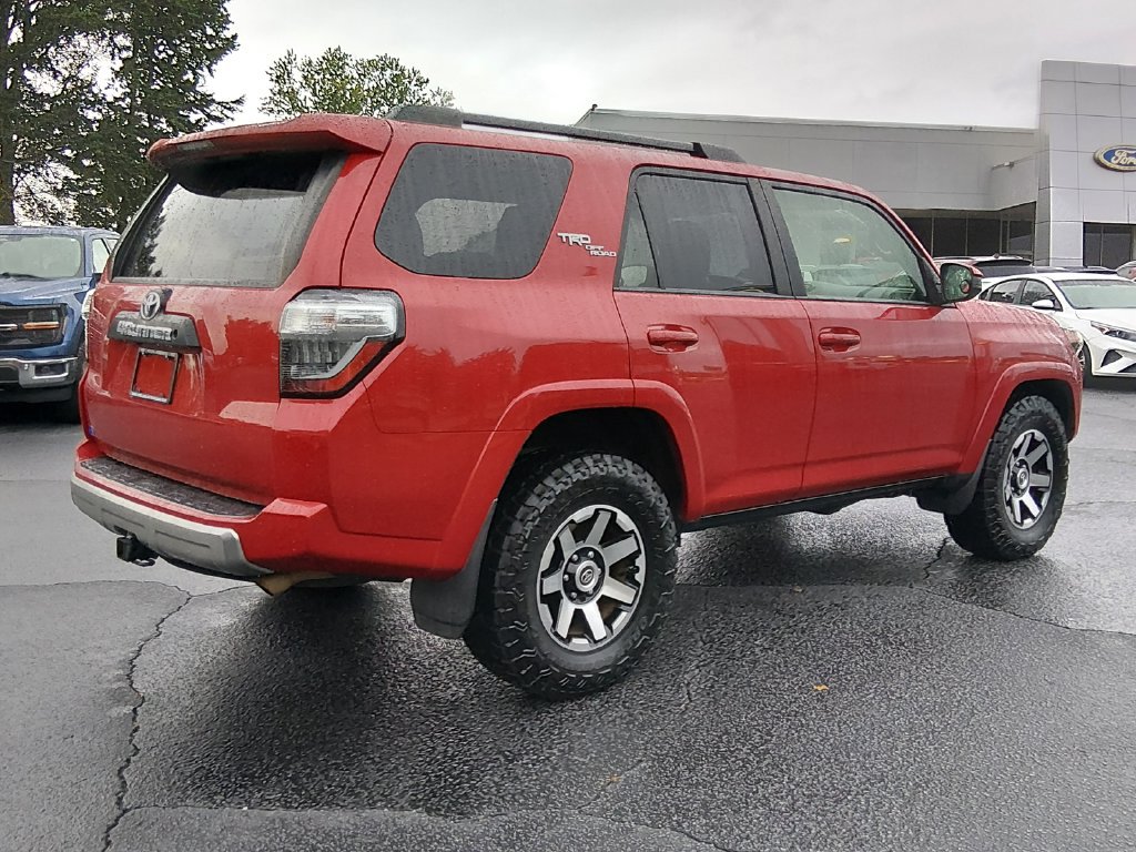 Used 2019 Toyota 4Runner TRD Off-Road AWD/4WD image 4