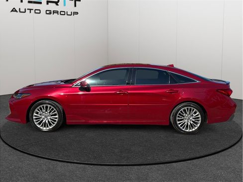 Used 2019 Toyota Avalon Limited w/ Advanced Safety Package image 4