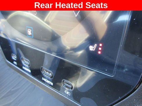 Certified 2025 GMC Yukon Denali Ultimate w/ LPO, Floor Liner Package AWD/4WD image 32