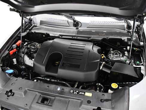 Used 2023 Land Rover Defender 110 X-Dynamic SE image 6