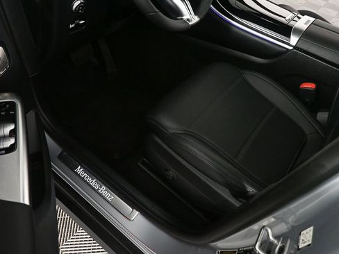 Certified 2025 Mercedes-Benz GLC 300 image 7