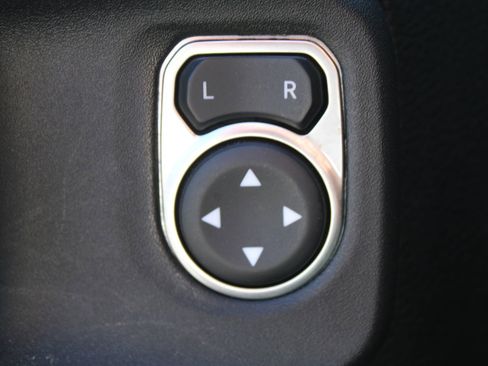 Used 2022 Jeep Wrangler Unlimited Sahara w/ Cold Weather Group image 20