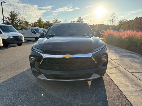 Used 2025 Chevrolet Blazer LT image 9