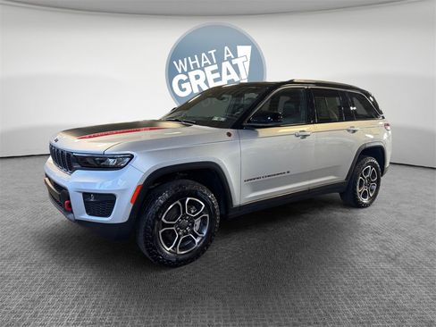 Used 2022 Jeep Grand Cherokee Trailhawk image 8