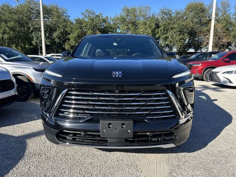 Used 2025 Buick Enclave Preferred image 6