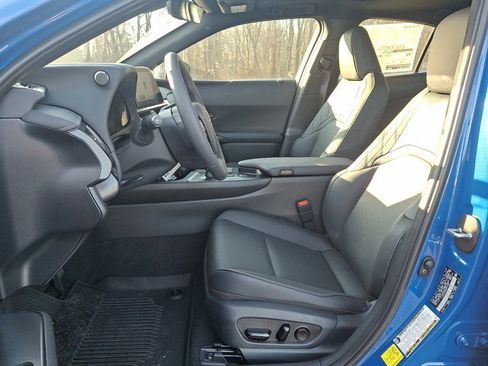 New 2025 Lexus UX 300h AWD image 9