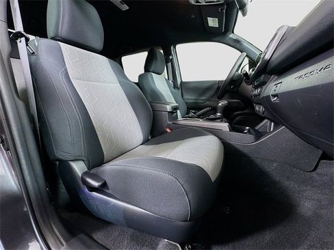 Certified 2023 Toyota Tacoma TRD Off-Road image 29