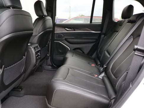 Used 2026 Jeep Grand Cherokee Limited AWD/4WD image 39
