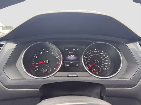 Used 2021 Volkswagen Tiguan S image 11