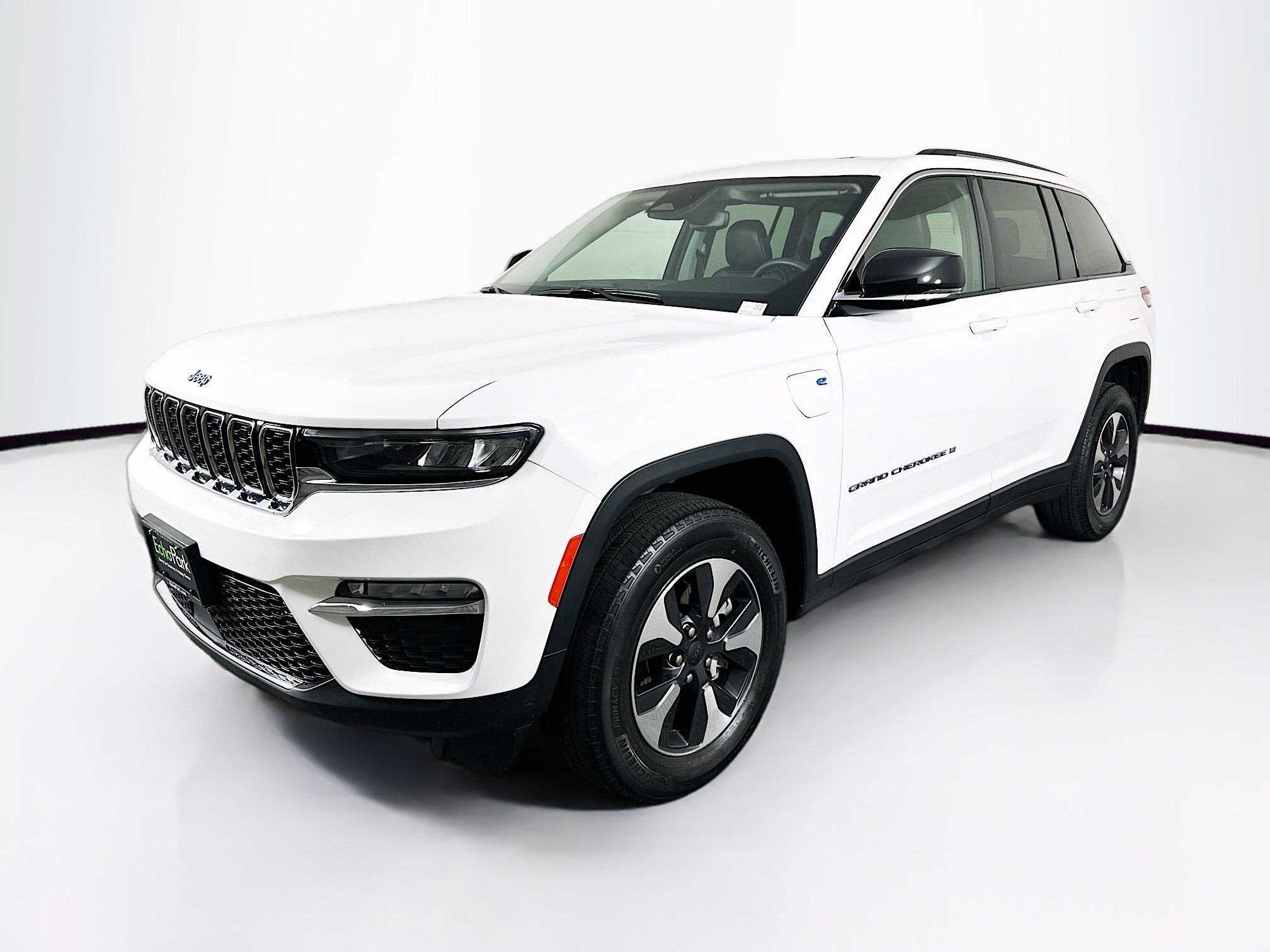 Used 2023 Jeep Grand Cherokee 4WD 4xe image 3