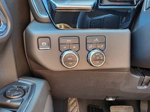 New 2026 GMC Sierra 1500 Elevation image 19