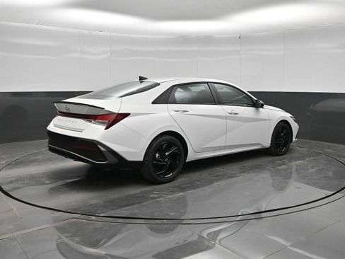 New 2026 Hyundai Elantra SEL Sport FWD image 7