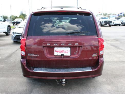 Used 2017 Dodge Grand Caravan SXT FWD image 8