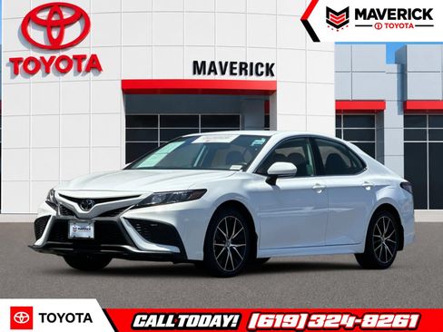 Used 2024 Toyota Camry SE FWD image 1
