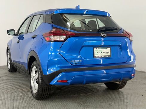 Used 2022 Nissan Kicks S FWD image 7