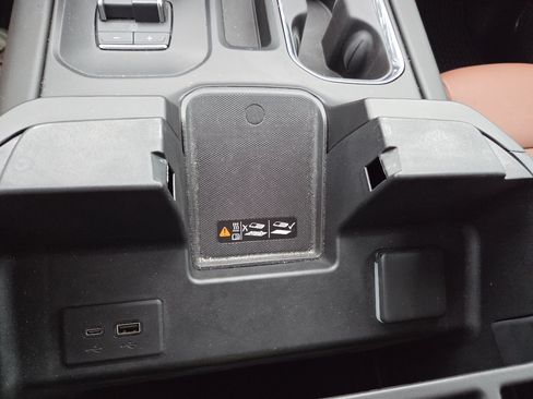 Used 2024 GMC Sierra 1500 Denali Ultimate AWD/4WD image 14