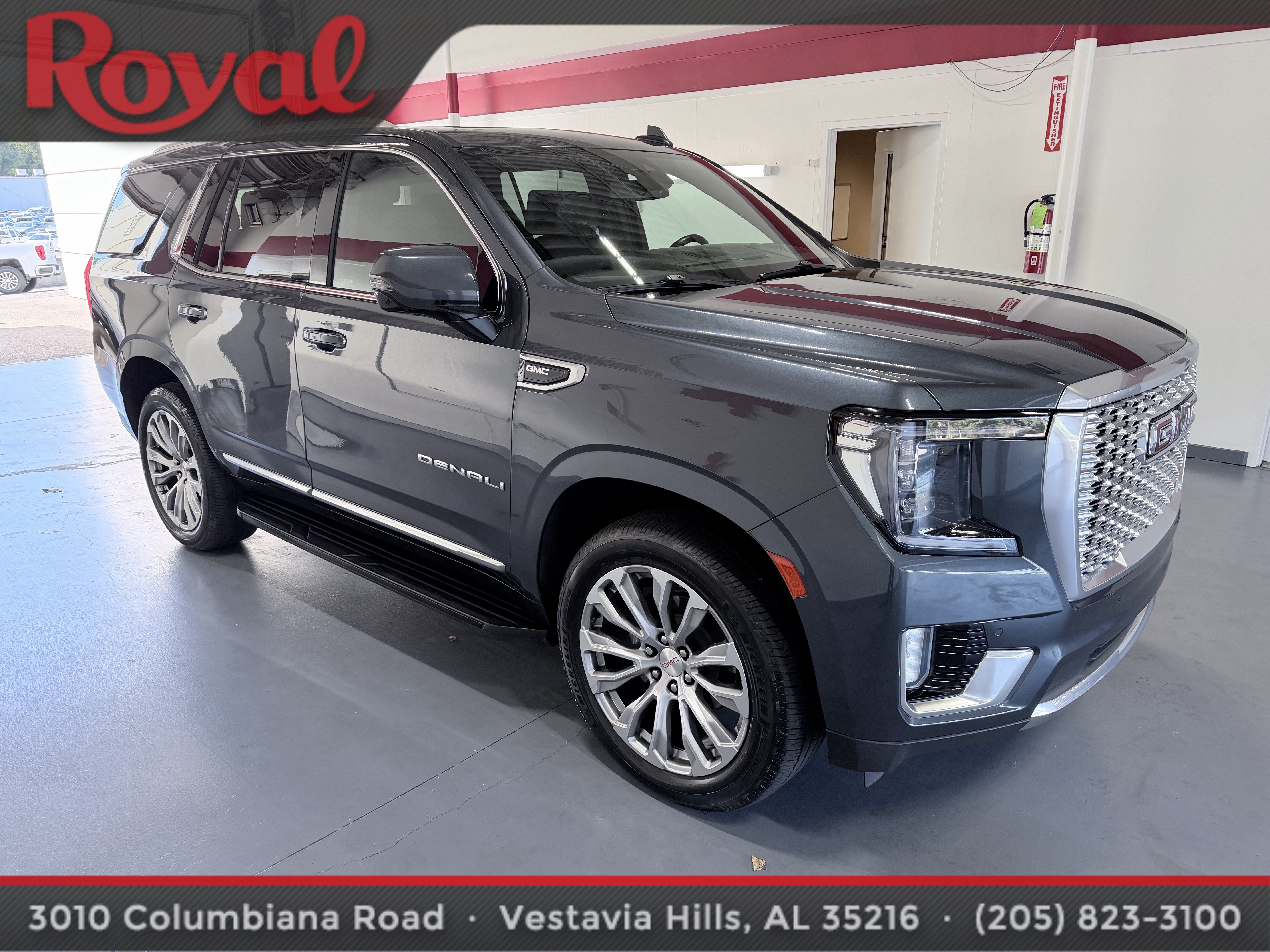 Used 2021 GMC Yukon Denali AWD/4WD image 3