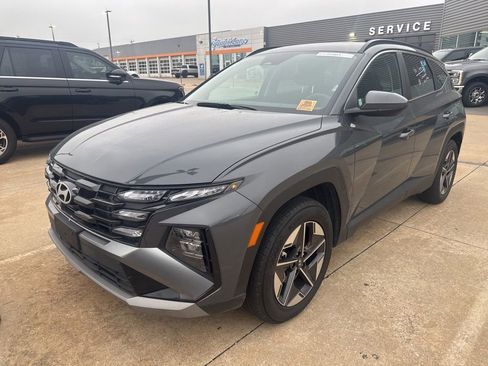 Used 2025 Hyundai Tucson SEL FWD image 5