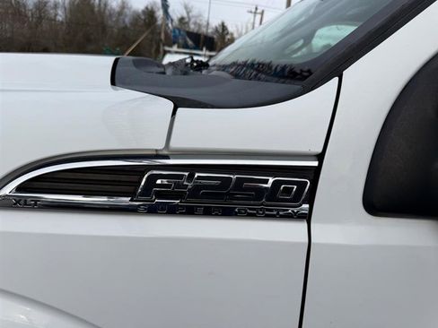 Used 2011 Ford F250 XLT image 25