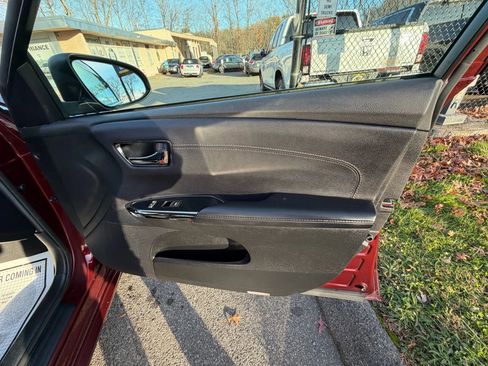 Used 2015 Toyota Avalon XLE image 14