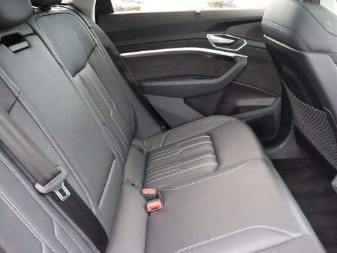Used 2021 Audi e-tron Prestige w/ Prestige Package image 14