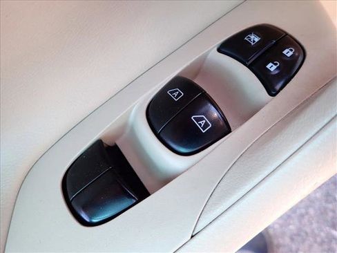 Used 2013 Nissan Altima 2.5 SL w/ Technology Pkg FWD image 12