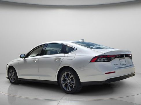 Used 2023 Honda Accord EX image 5
