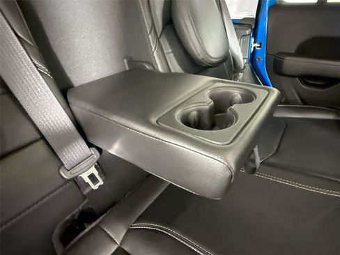 Used 2022 Jeep Wrangler Unlimited Sahara image 37