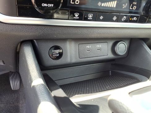 Used 2025 Nissan Rogue SV AWD/4WD image 21