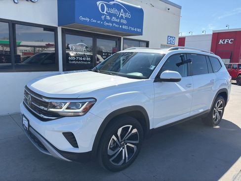 Used 2022 Volkswagen Atlas SEL AWD/4WD image 2