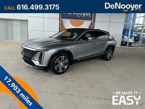 Used 2024 Cadillac Lyriq Luxury AWD/4WD image 1