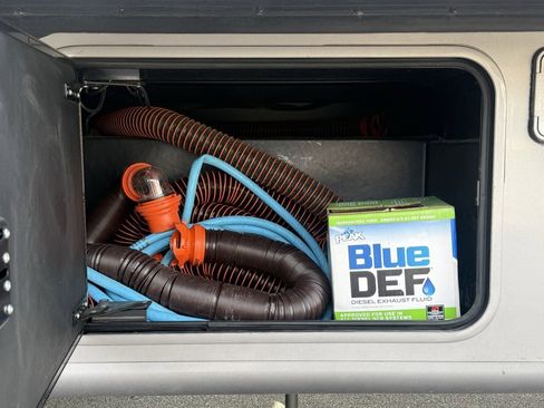 Used 2021 Ford F550 4x4 Regular Cab Super Duty w/ XLT Value Package image 29